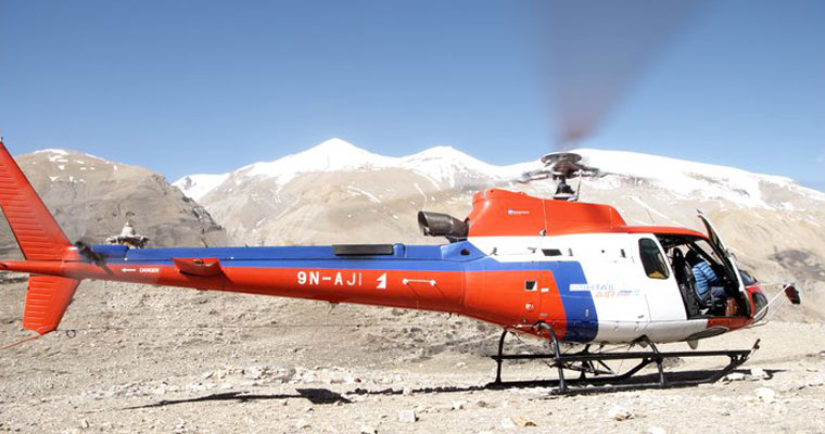 Damodar Kunda helicopter trek